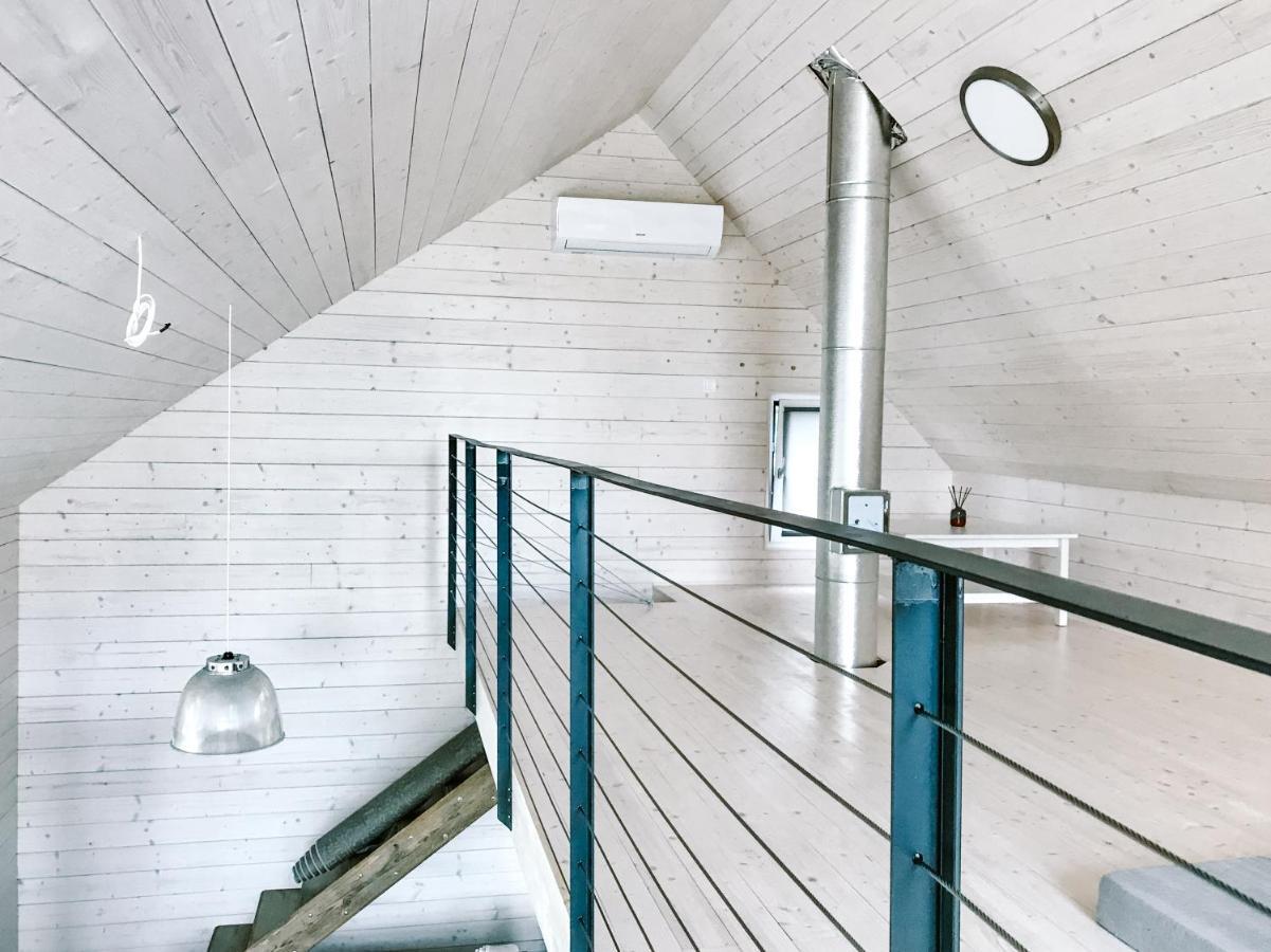 Wine & Space Lodge At Lake Balaton 巴拉通雷勒 外观 照片